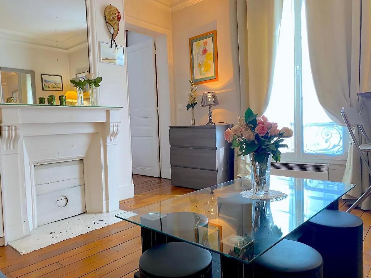 L'appartement Orsel * Paris